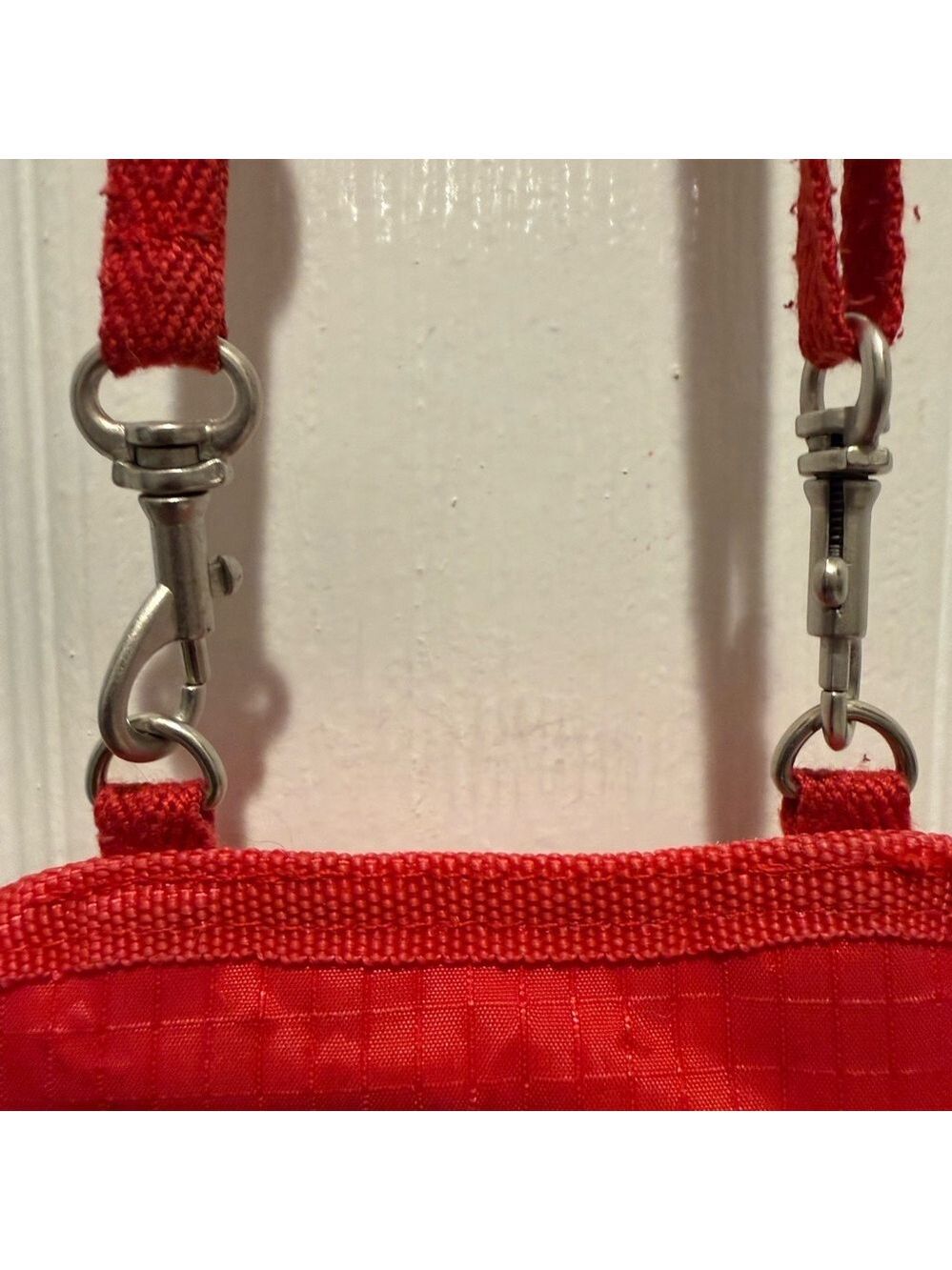 BAGGALLINI RED NYLON NECK STRAP, PASSPORT HOLDER, TRAVEL DOCUMENT ORGANIZER BAG - Picture 13 of 16